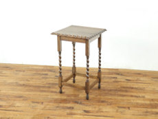 �A���e�B�[�N �I�P�[�W���i���e�[�u�� 80105