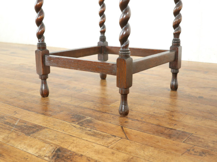 イギリスアンティーク家具　オケージョナルテーブル　英国　コーヒーテーブル イギリスから届いたアンティークのティーテーブル、マホガニー材