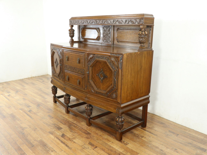 ブドウの彫刻 とブルボーズ イギリスアンティーク ダイニング8点セット