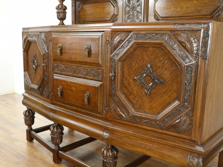 ブドウの彫刻 とブルボーズ イギリスアンティーク ダイニング8点セット