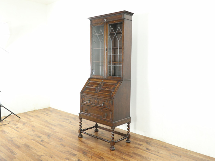 ステンドグラスにツイストレッグ イギリスアンティーク ブック