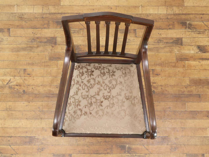 イギリス製　アンティーク　アームチェア エドワーディアンの上品なデザイン 張替済アームチェア 80405b