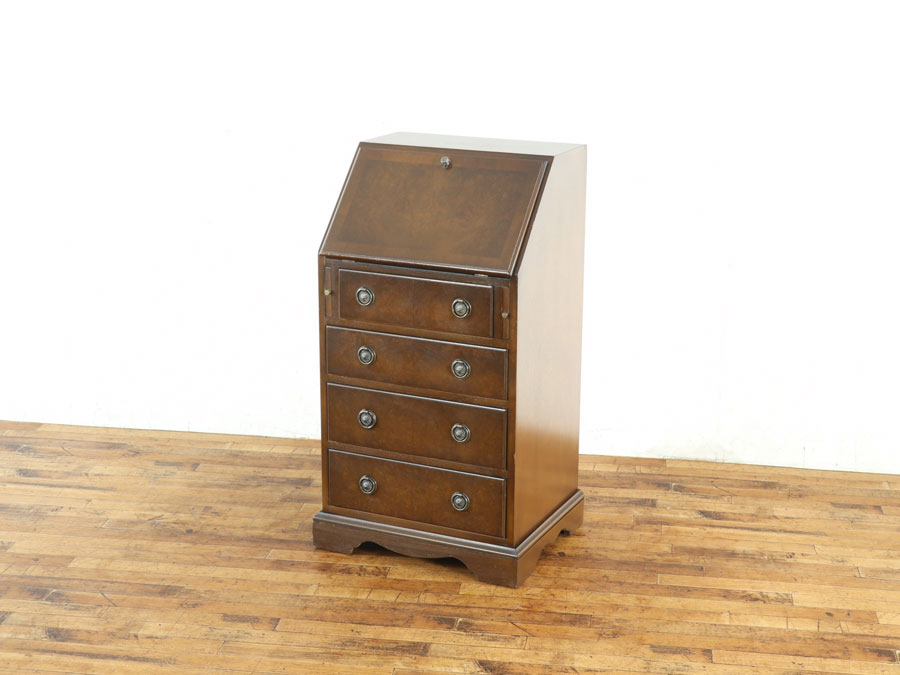 サイズと実用性も魅力 ライティングビューロー 80426