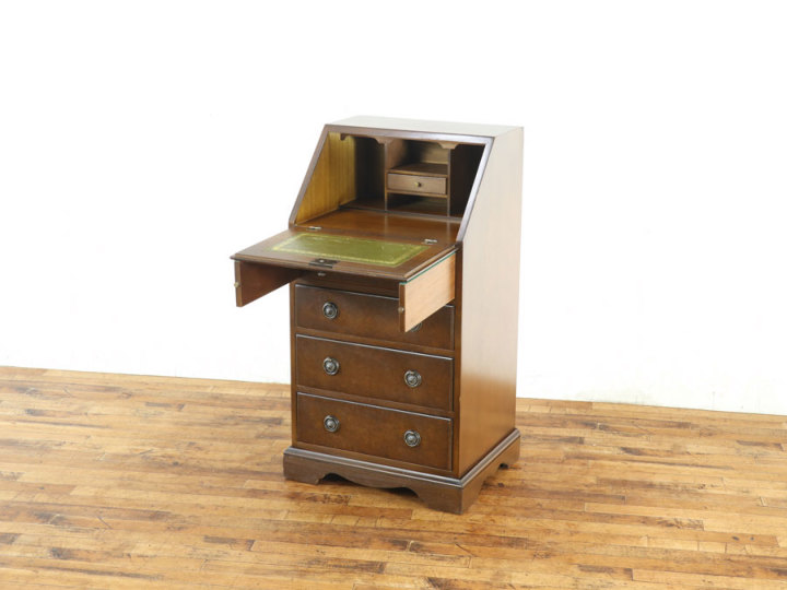 サイズと実用性も魅力 ライティングビューロー 80426 アンティーク家具