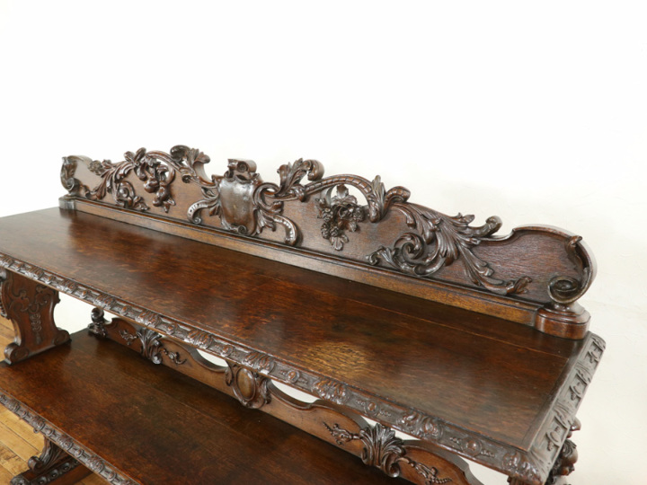 アンティーク家具の興味深さが詰まった キャビネット 80445