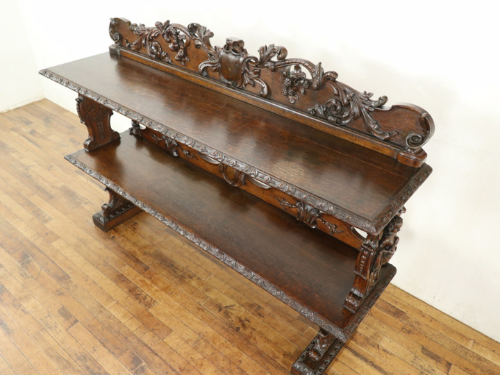 アンティーク家具の興味深さが詰まった キャビネット 80445