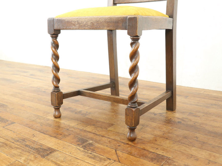 古いダイニングチェア 緑張替済アンティークヴィンテージレトロ店舗什器ディスプレイ かわいいけど貫禄もある 張替済ダイニングチェア 80454在庫3脚