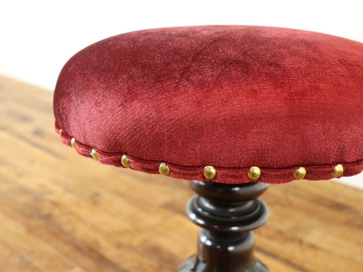 イギリスアンティーク家具らしい美しさ 張替済 ピアノスツール 80483