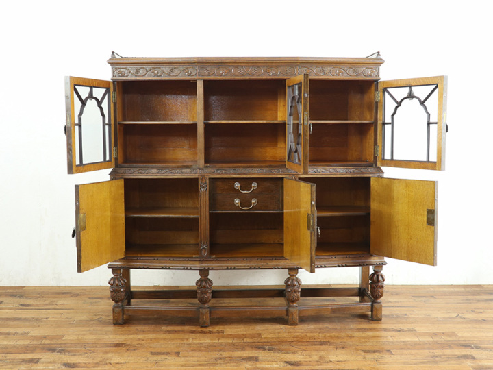 洗練された高級感 イギリスアンティーク キャビネット 80495