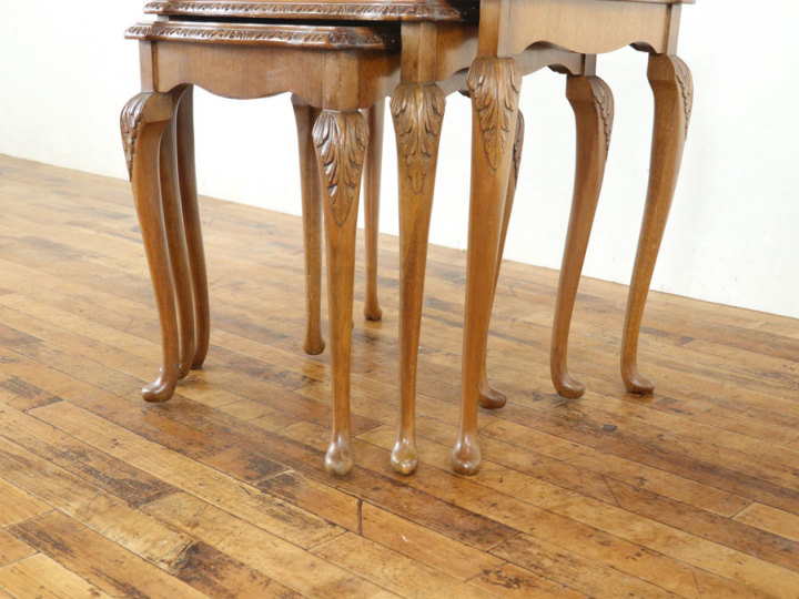 ウォールナットの美しい杢目 ネストテーブル 80514 アンティーク家具