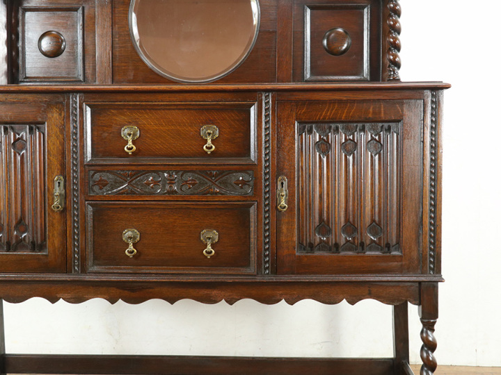 イギリスアンティーク家具です。 ミラーバックサイドボード 80522