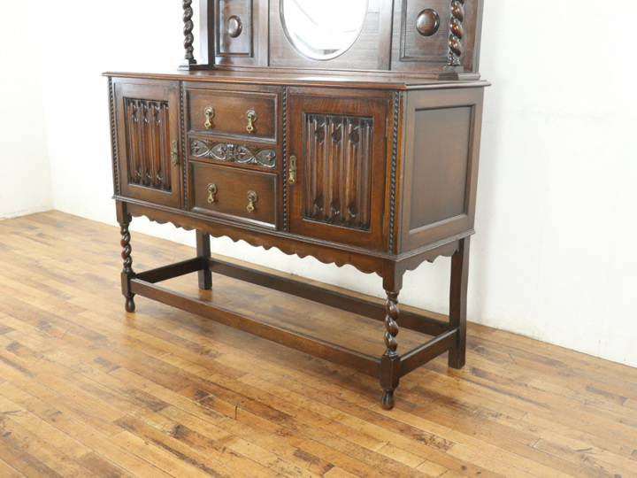 イギリスアンティーク家具です。 ミラーバックサイドボード 80522