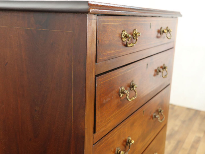 細身サイズと上品なデザイン イギリスアンティーク チェスト 80537