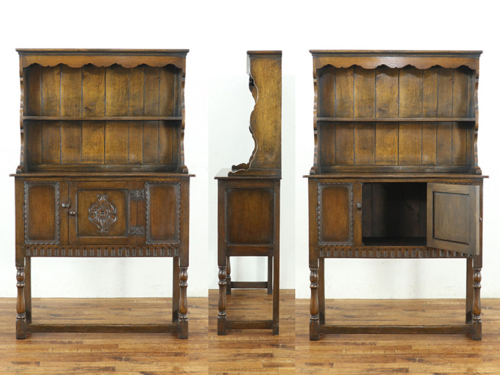 背が低めの非常に珍しいサイズ スモールカップボード 80542