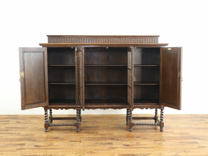 幅広で背の低い希少なサイズ感 イギリスアンティーク ブックケース