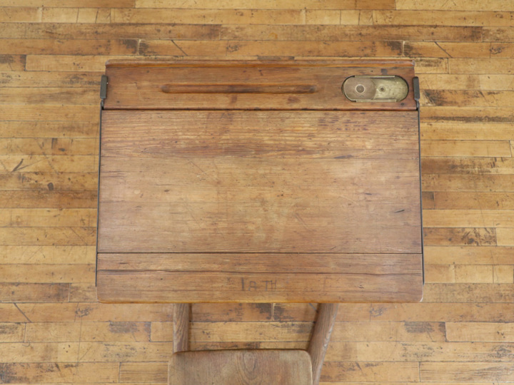 可愛らしい雰囲気 パイン材 スクールデスク 80585 アンティーク家具