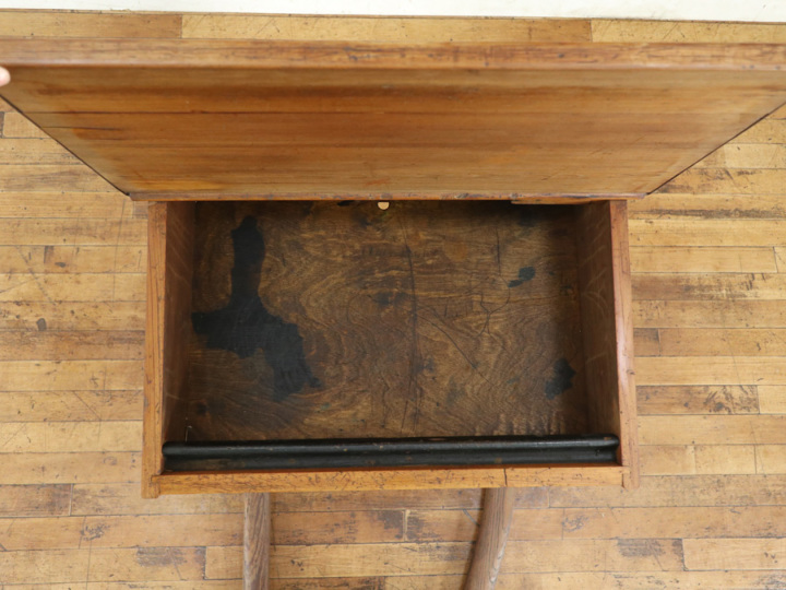 可愛らしい雰囲気 パイン材 スクールデスク 80585 アンティーク家具