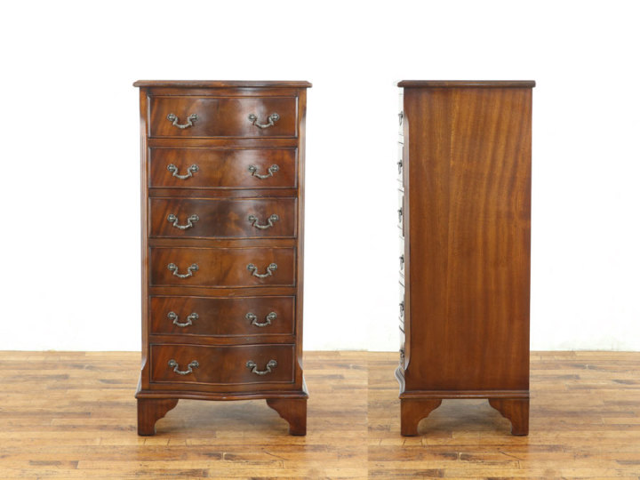 美しいサーペンタインフロントとマホガニー材の杢目 チェスト 80588