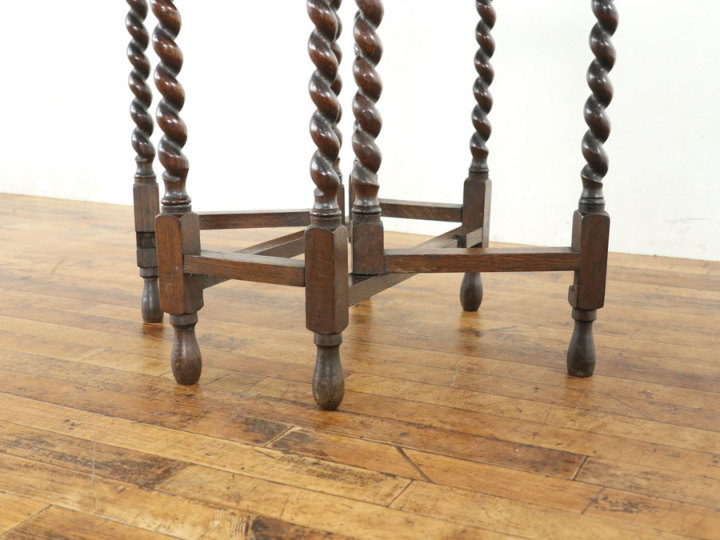 収納性も魅力 ツイストレッグ ゲートレッグテーブル 80608