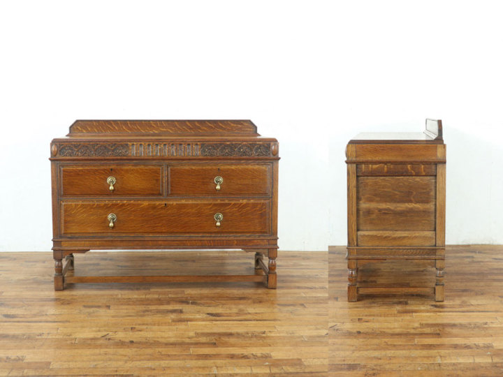 M♦イギリス製　アンティークファニチャー　2段チェスト　自社リペア品 イギリスから届いたアンティークの書斎机、仕掛けが詰まったチェスト型