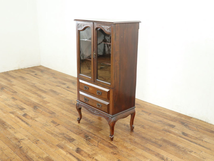 特徴的なレイアウトとサイズ ミュージックキャビネット 80638