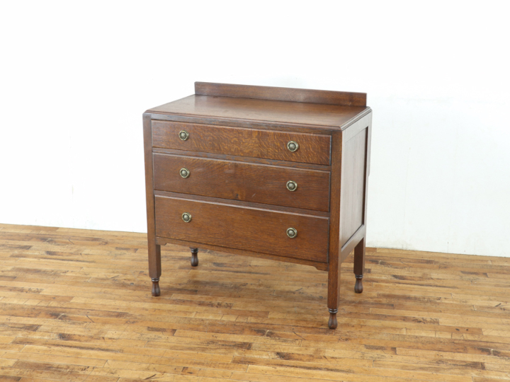 シンプルなようで個性的 チェスト 80743 アンティーク家具 ウェブ