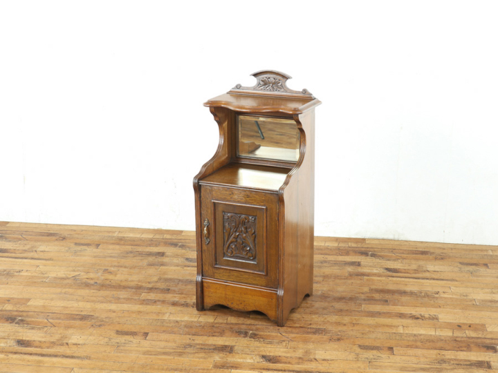 �A���e�B�[�N�Ƌ� �i�C�g�e�[�u�� 80819