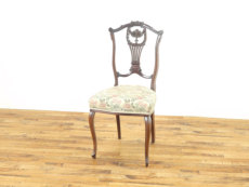 �A�E�g���b�g�A���e�B�[�N�Ƌ�@�`�F�A